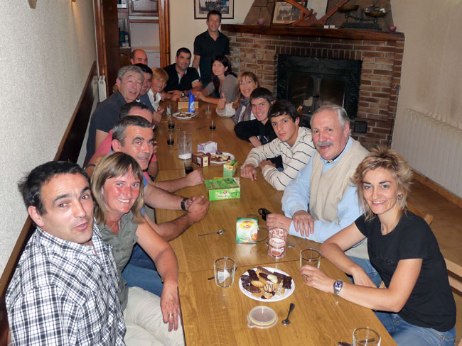 De sobremesa con la familia Ulivarri