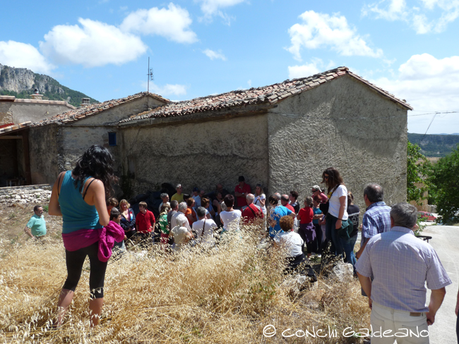 Visitando el solar del Hospital de Campaña en Narcué